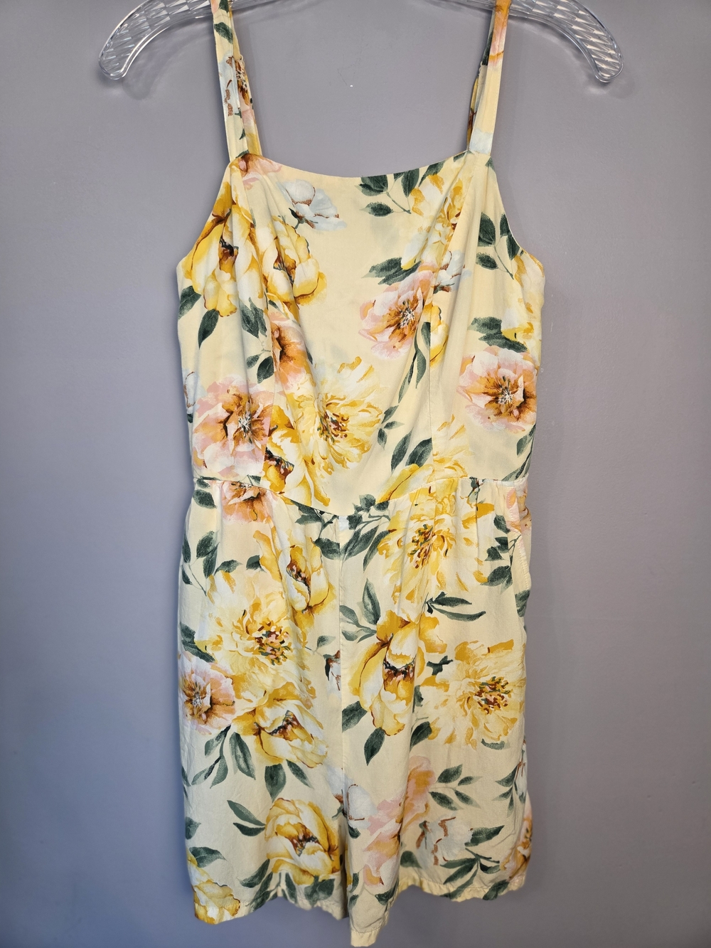 Old Navy Cami Romper Yellow Adjustable Strap Small Girly Flirty Casual Pockets